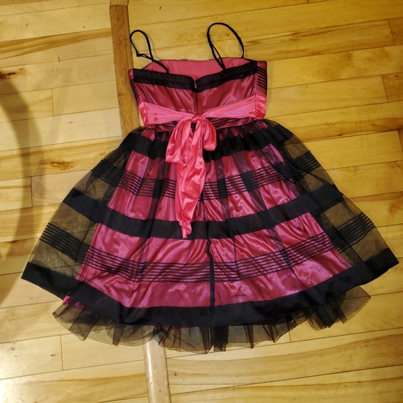 Girls dress - Picture 3 of 3
